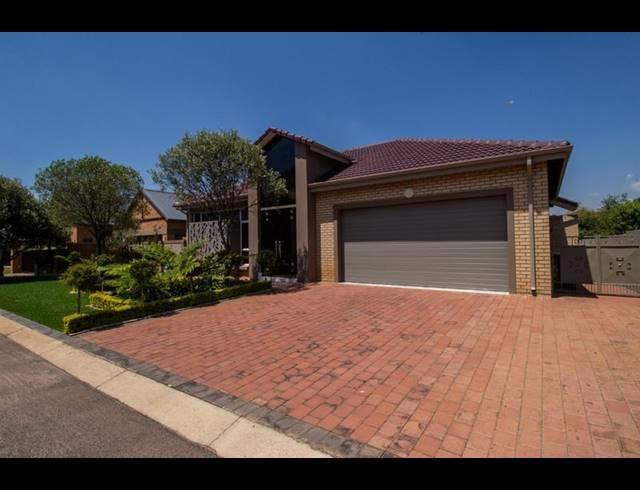 3 BEDROOM HOUSE FOR SALE IN RETIRE AT MIDSTREAM